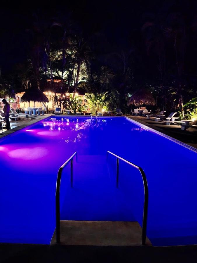 Atlantida Lodge Cahuita Bagian luar foto