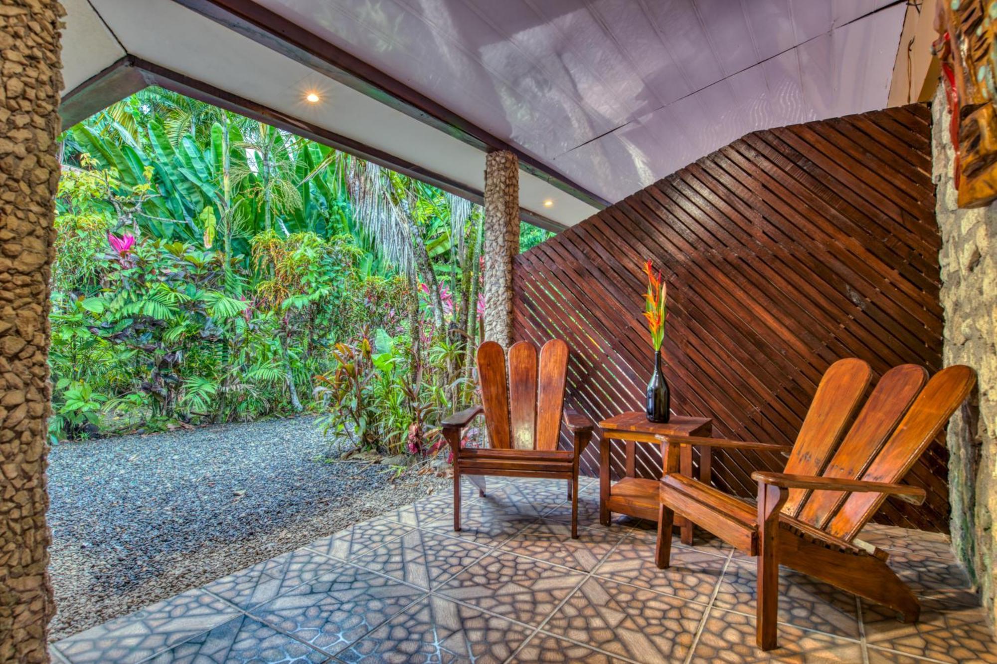 Atlantida Lodge Cahuita Bagian luar foto