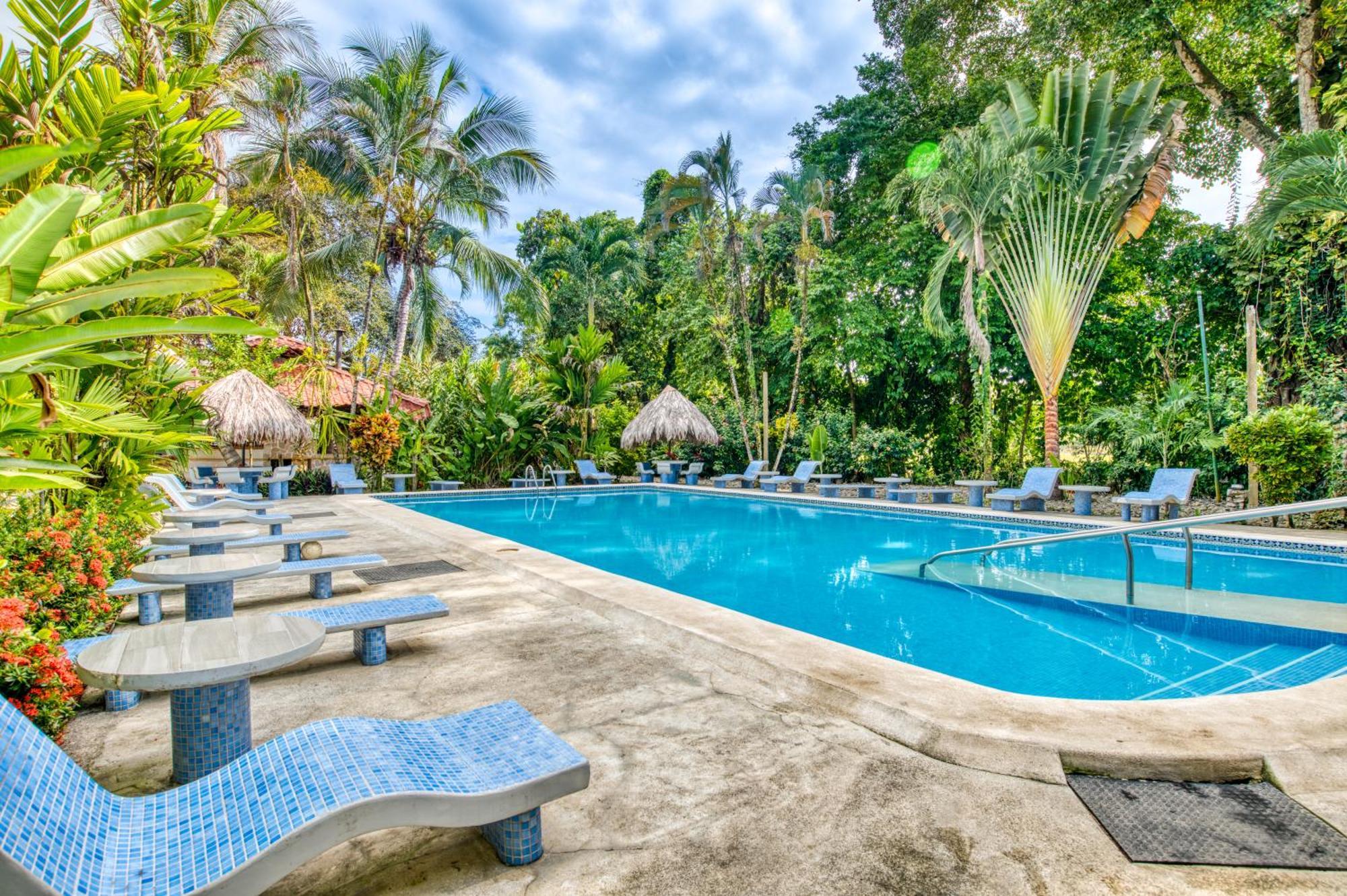 Atlantida Lodge Cahuita Bagian luar foto