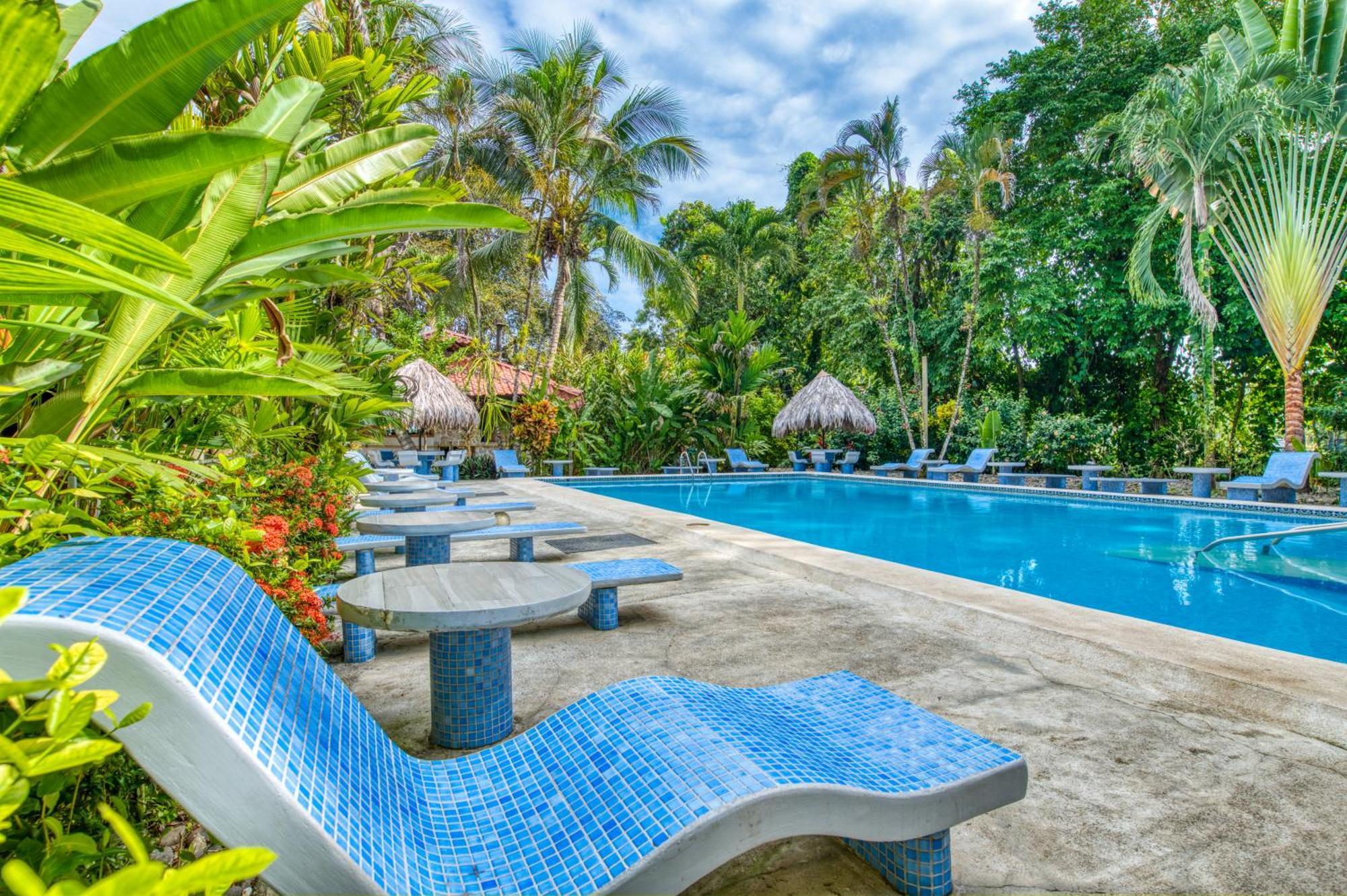 Atlantida Lodge Cahuita Bagian luar foto